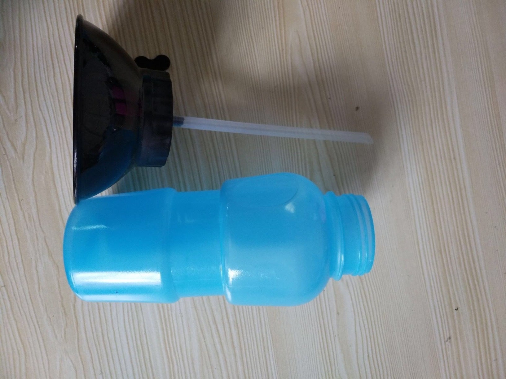 Pawté Portable Squeeze Bottle